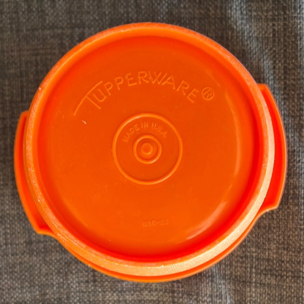 Tupperware Orange Round Container Vintage - Picture 4 of 4
